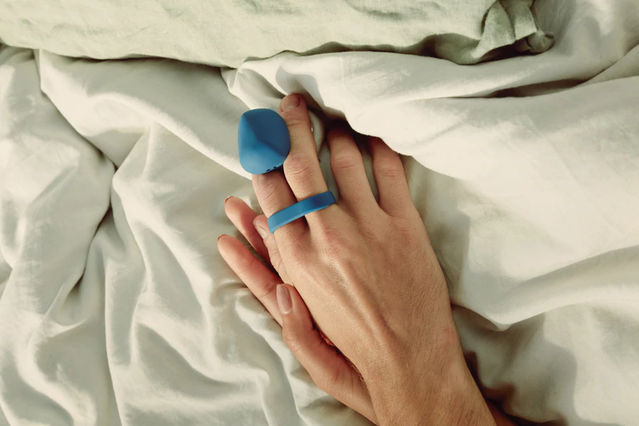 Dame Fin Finger Vibrator Navy