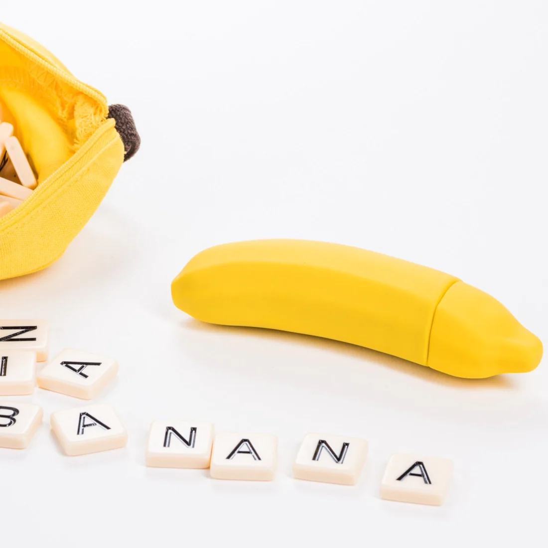 Emojibator Banana Vibrator